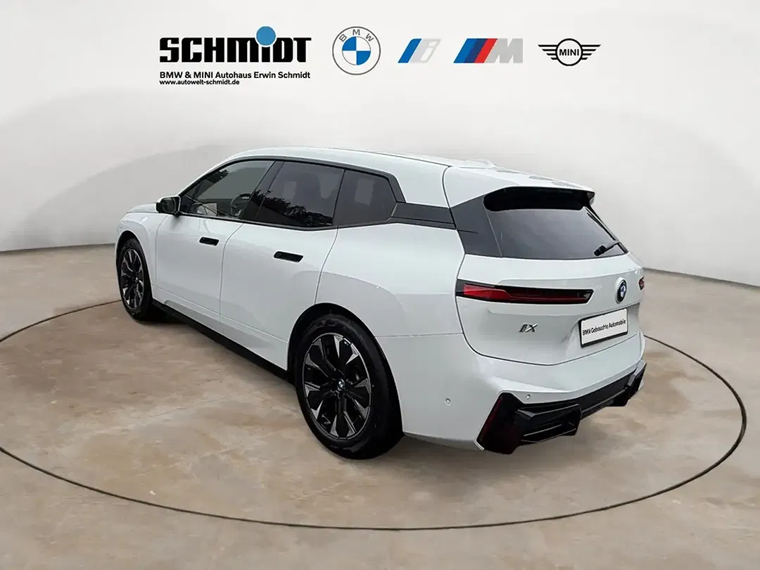 BMW iX xDrive M Sport - Thumbnail 5