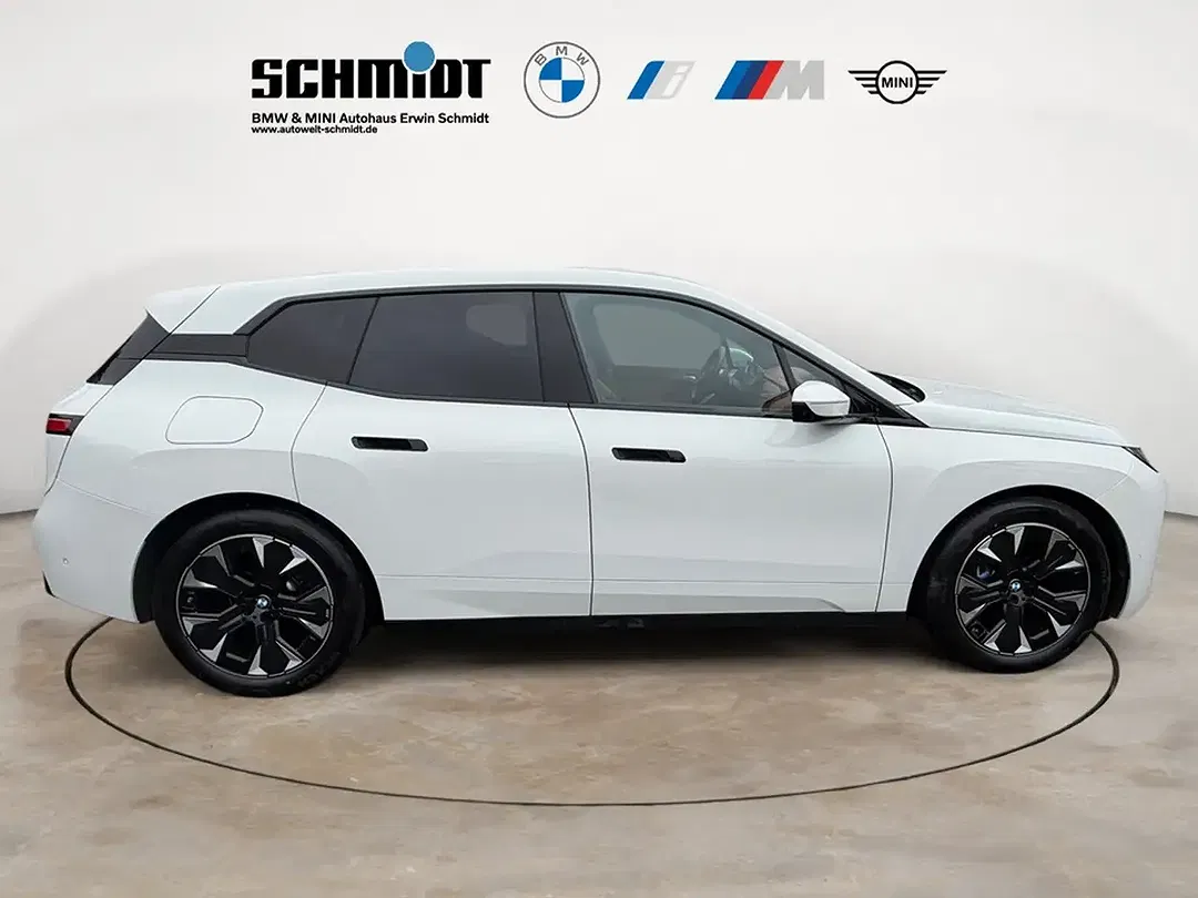 BMW iX xDrive M Sport - Thumbnail 8