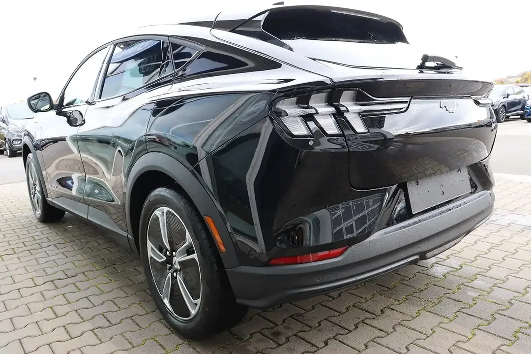 Ford Mustang Mach-E - Thumbnail 5