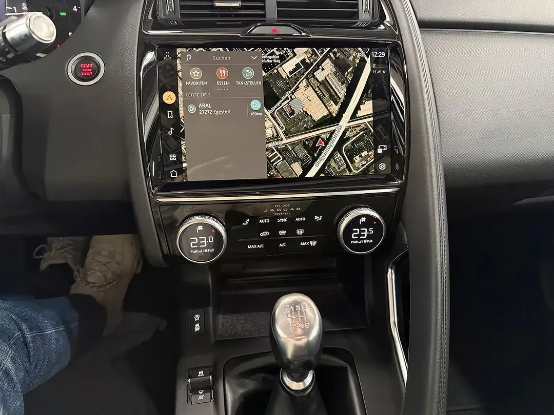 Jaguar E-Pace - Thumbnail 12