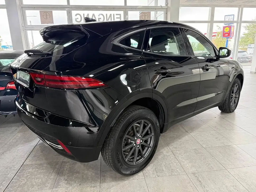 Jaguar E-Pace - Thumbnail 4