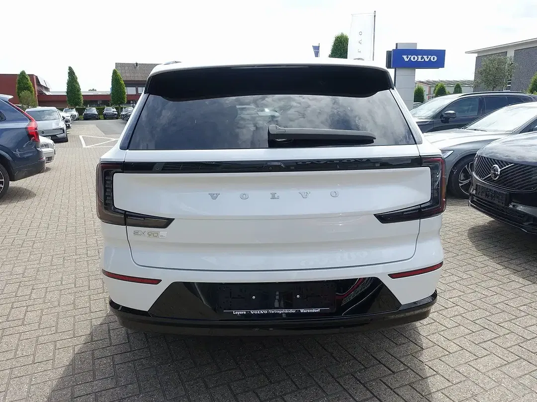 Volvo EX90 Twin Motor Performance Ultra - Thumbnail 3
