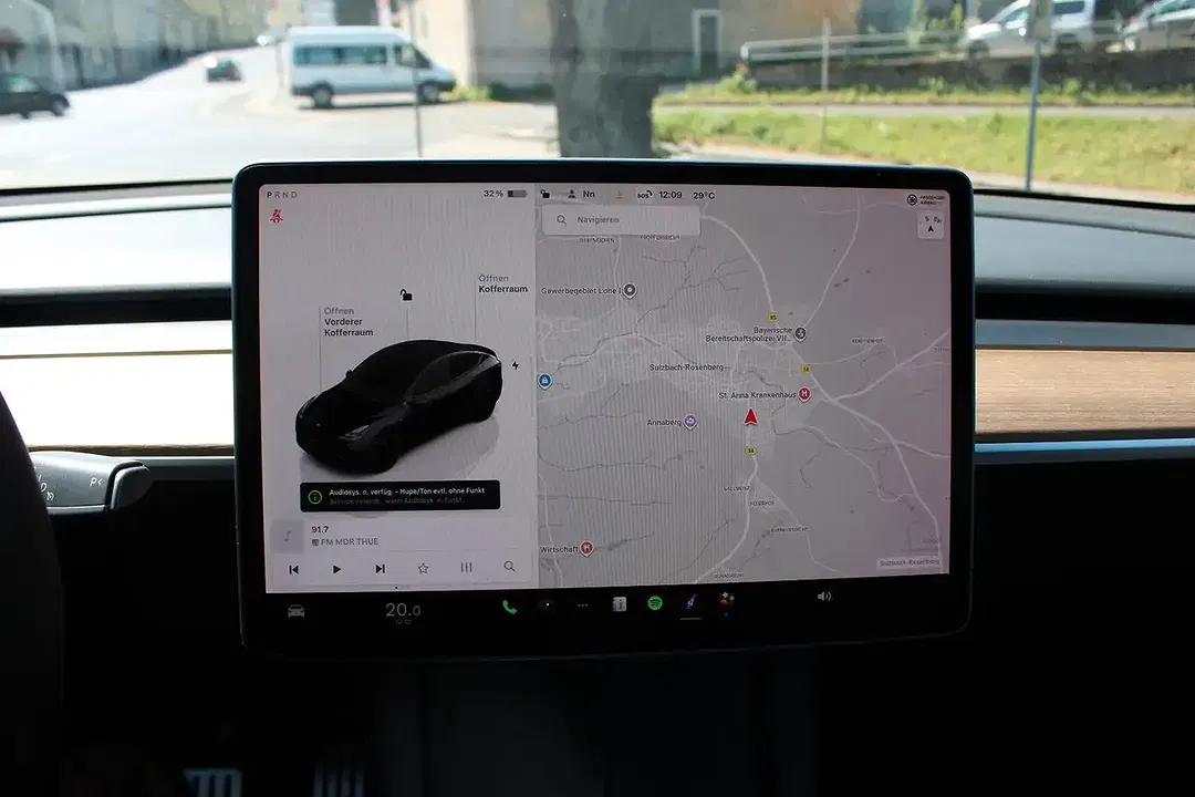 Tesla Model Y AWD Dual Motor Performance - foto 14