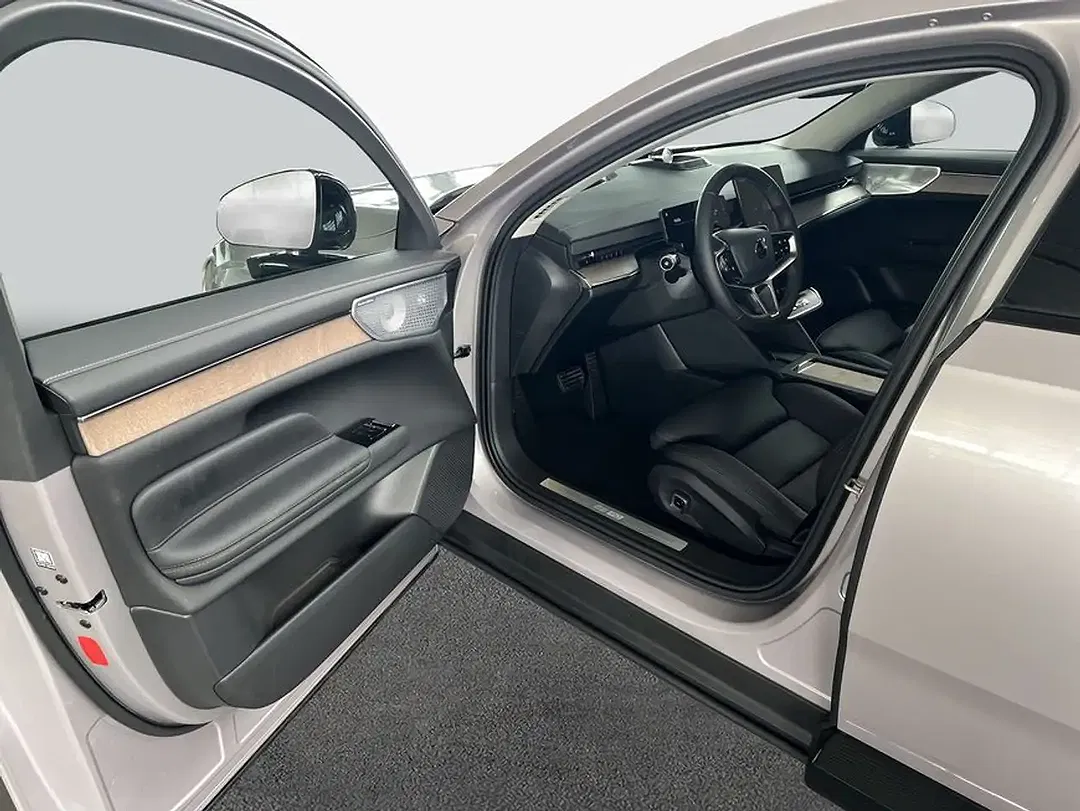 Volvo ES90 Single Motor Extended Range Ultra - Thumbnail 9