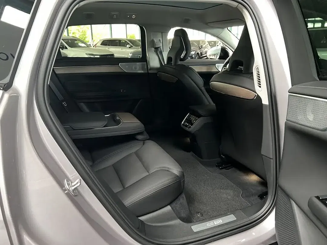 Volvo ES90 Single Motor Extended Range Ultra - Thumbnail 39