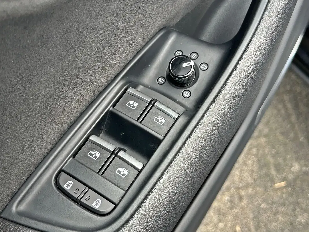 Audi SQ8 TFSI quattro competition plus - Thumbnail 7