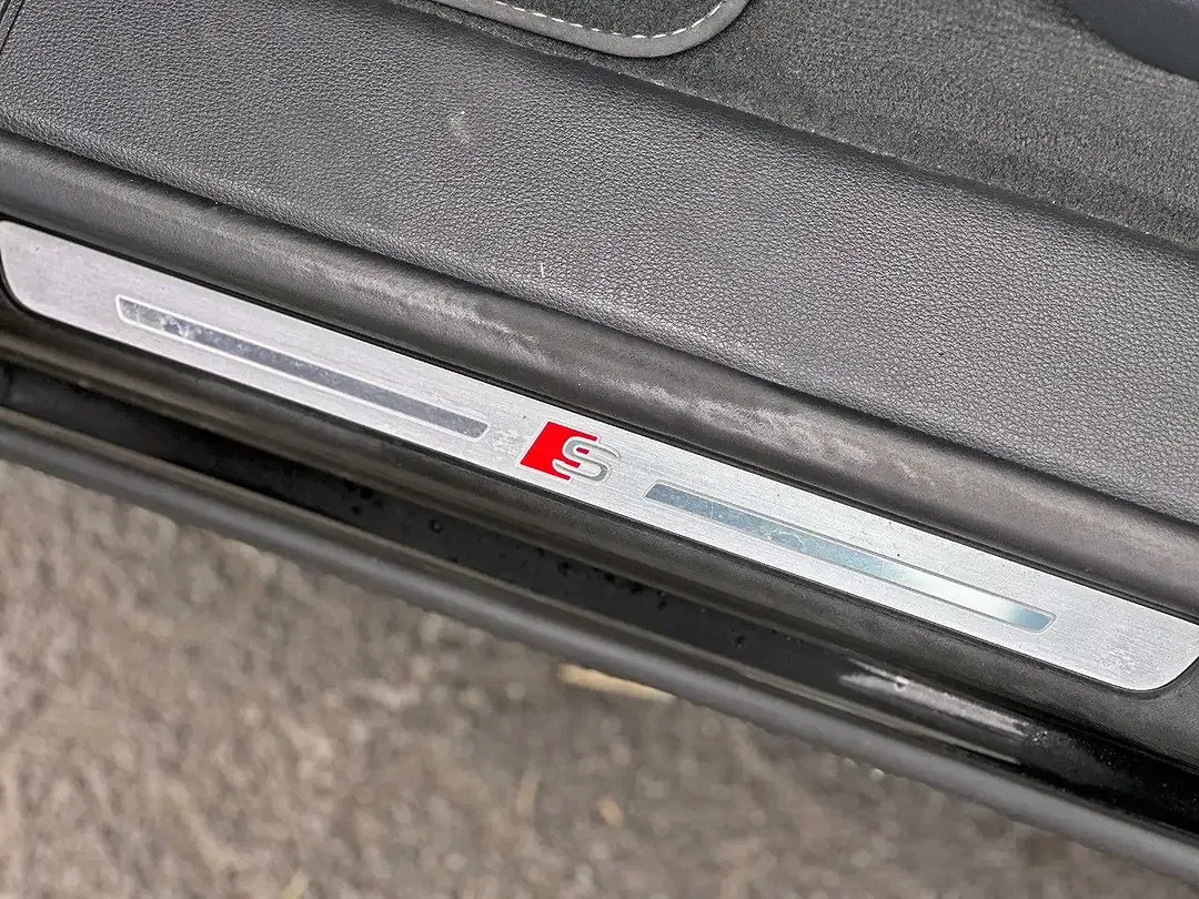 Audi SQ8 TFSI quattro competition plus - Thumbnail 9