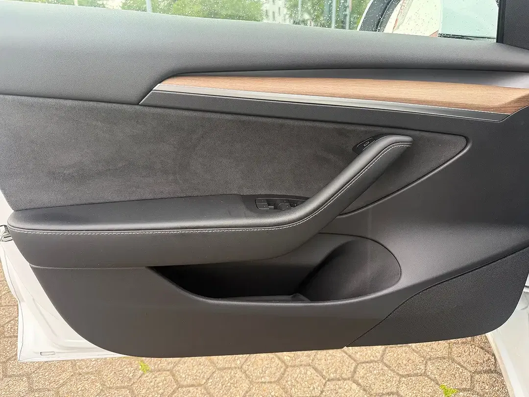 Tesla Model 3 AWD Dual Motor Long Range - Thumbnail 11