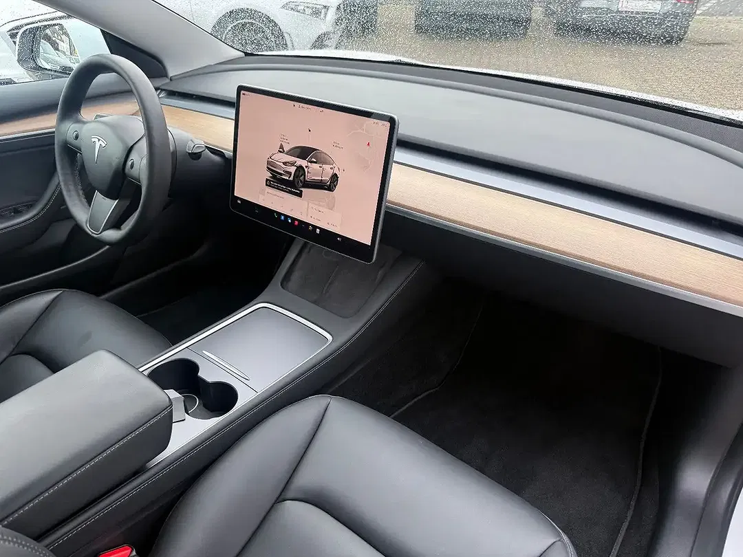 Tesla Model 3 AWD Dual Motor Long Range - Thumbnail 13