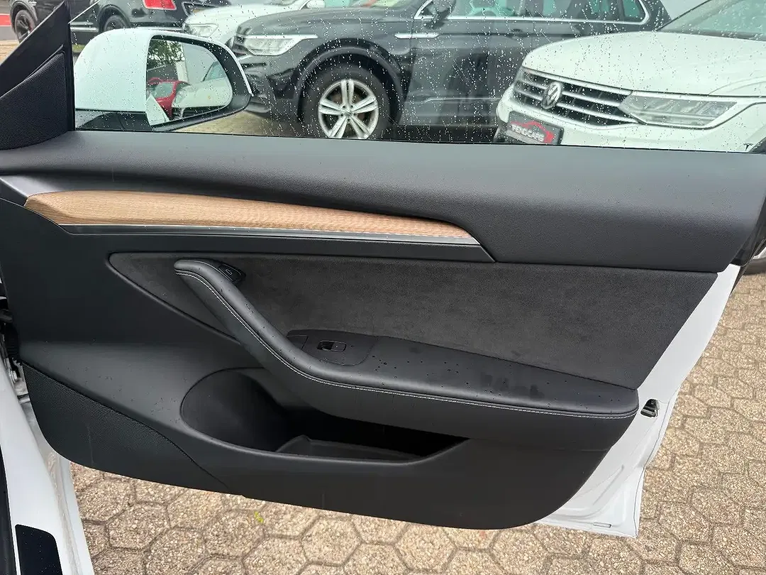 Tesla Model 3 AWD Dual Motor Long Range - Thumbnail 14