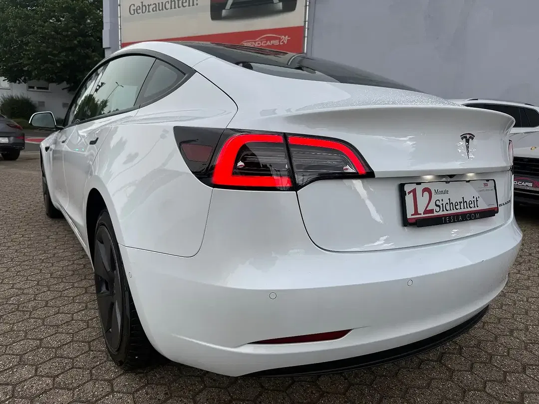 Tesla Model 3 AWD Dual Motor Long Range - Thumbnail 4