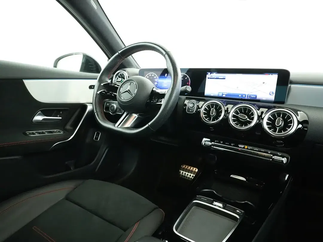 Mercedes-Benz A 220 AMG Line - Thumbnail 10
