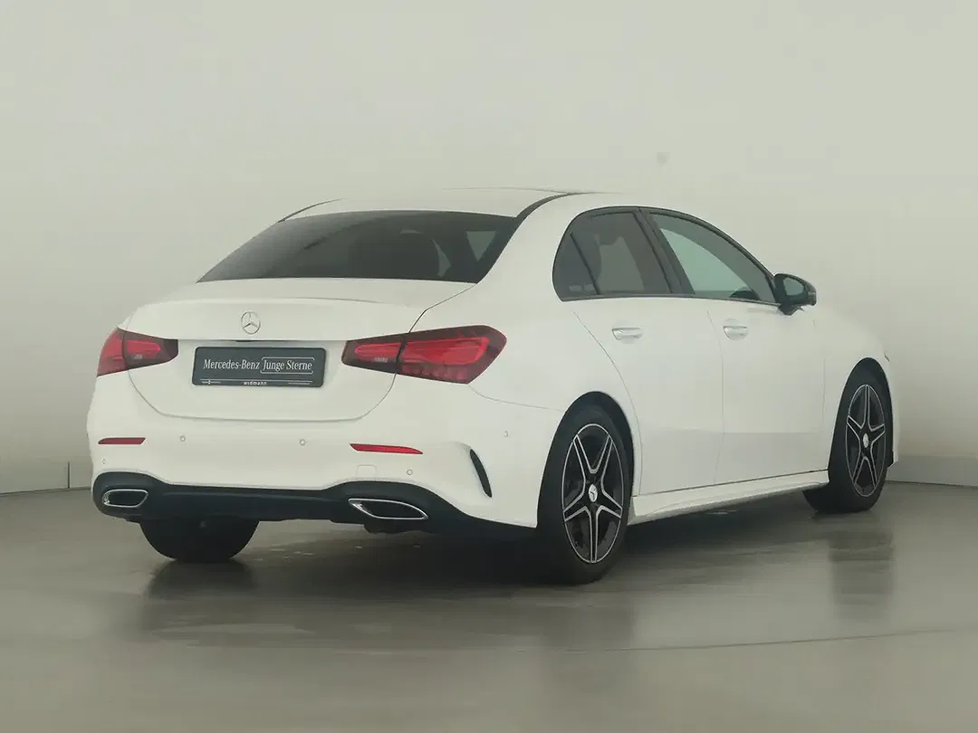 Mercedes-Benz A 220 AMG Line - Thumbnail 2