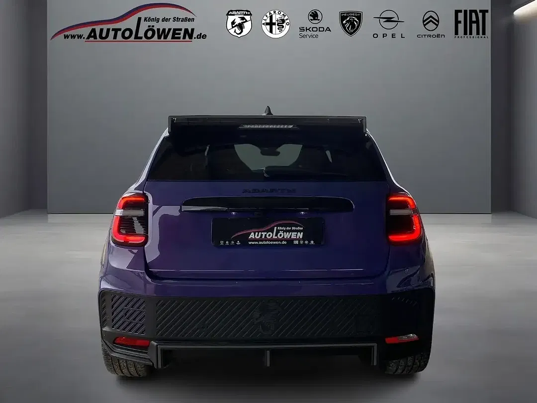 Abarth 600e - Thumbnail 3