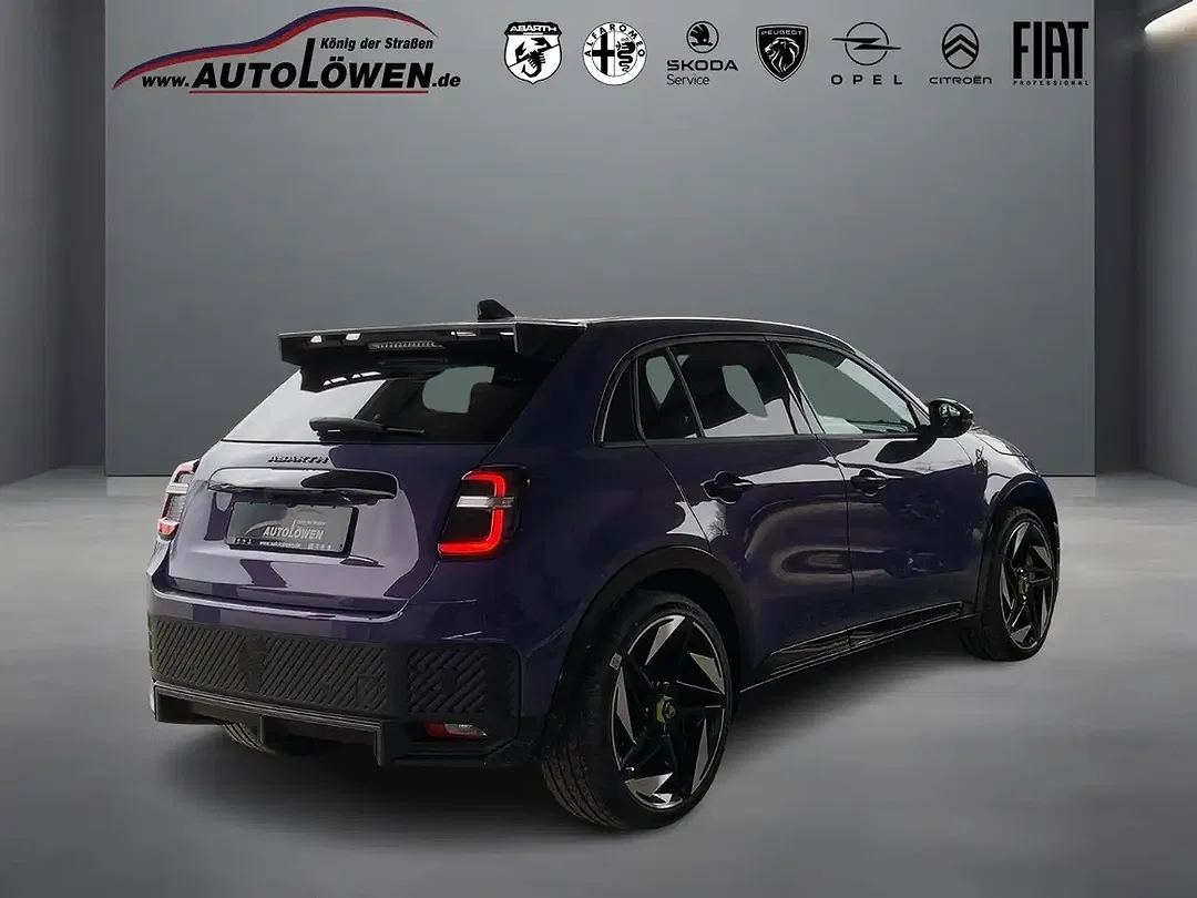 Abarth 600e - Thumbnail 4