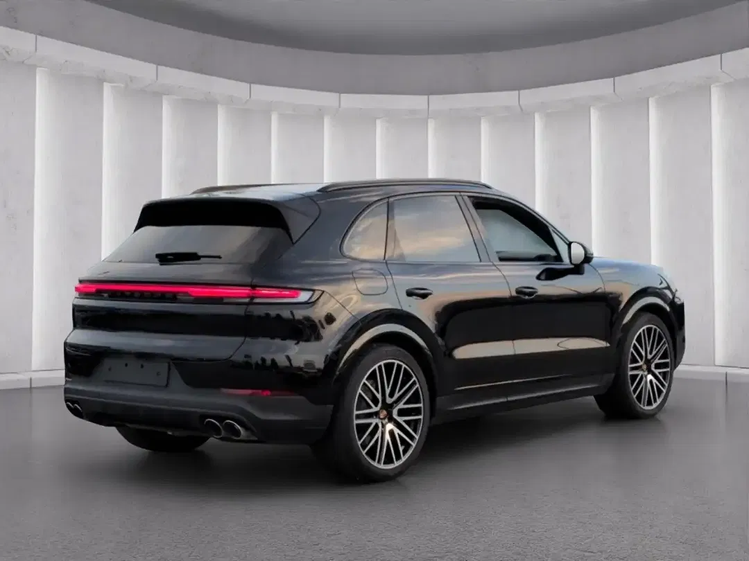Porsche Cayenne S - Thumbnail 3