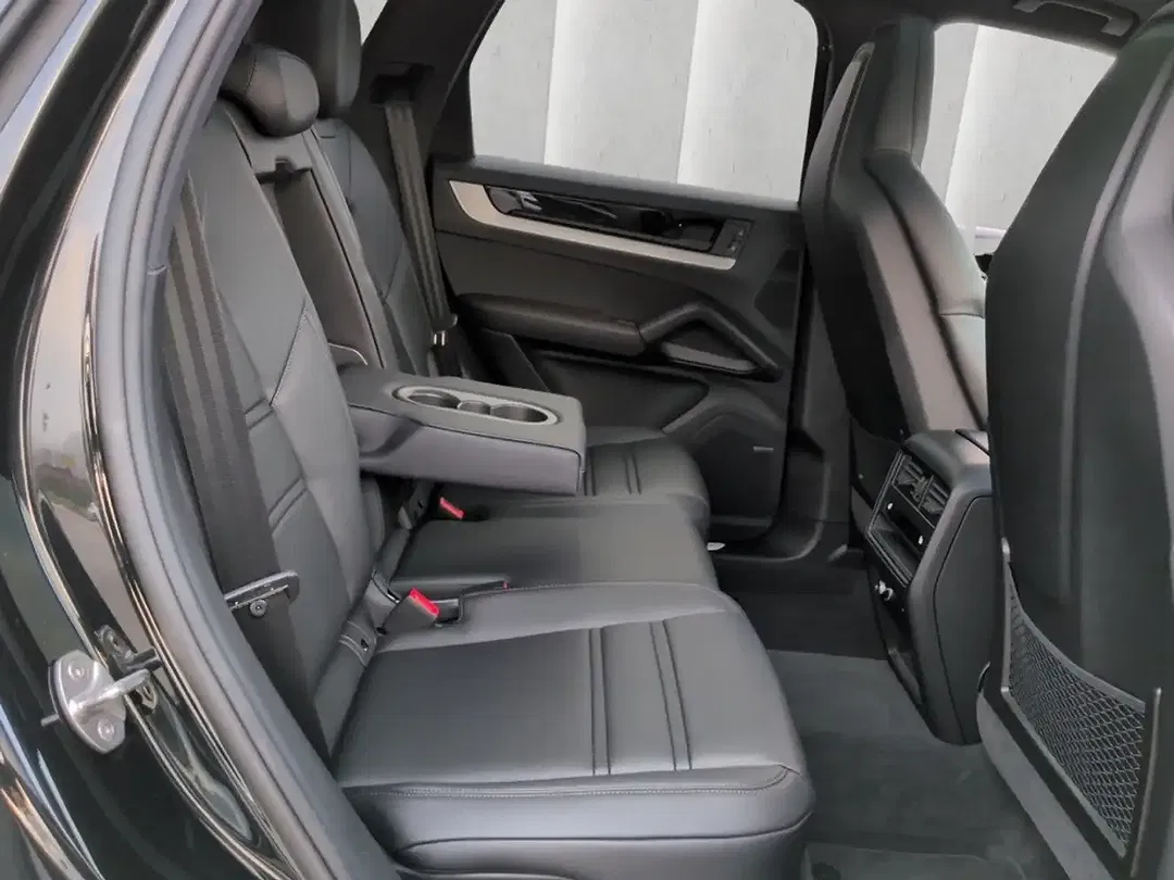 Porsche Cayenne S - Thumbnail 8
