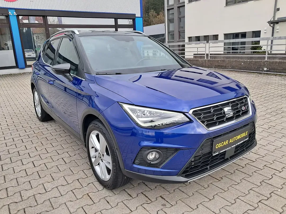 SEAT Arona - Thumbnail 3