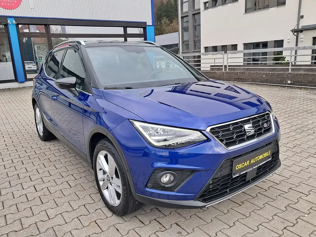 SEAT Arona - Thumbnail 4