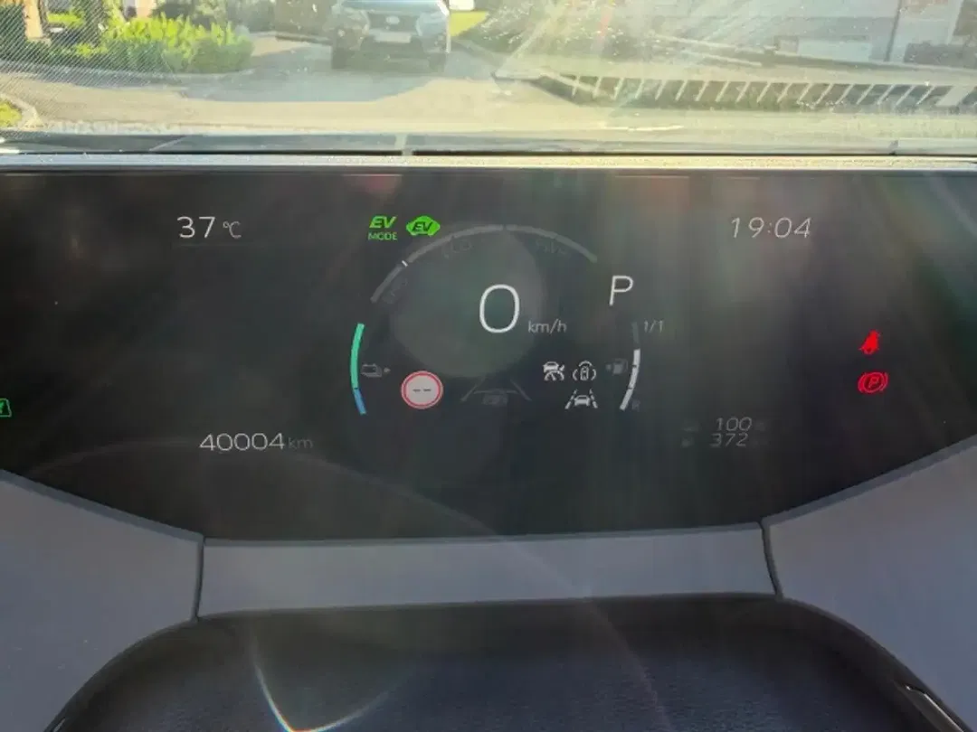 Toyota Prius PHEV - Thumbnail 13