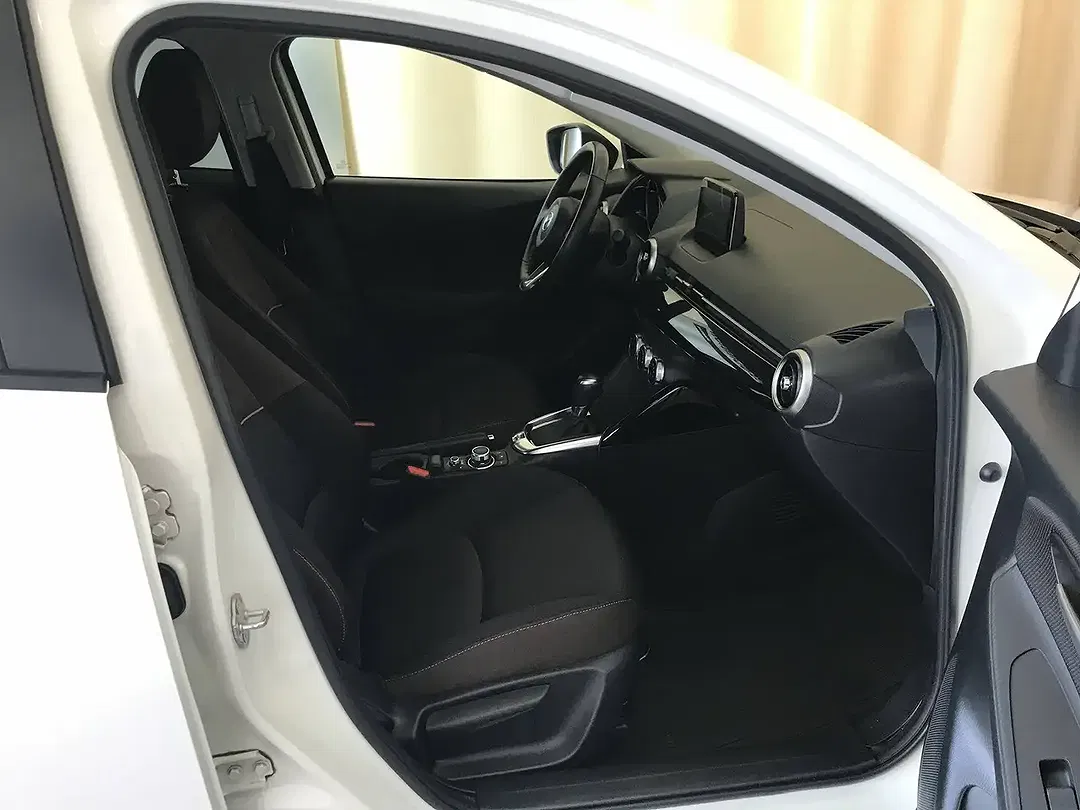 Mazda 2 SKYACTIV-G - Thumbnail 11