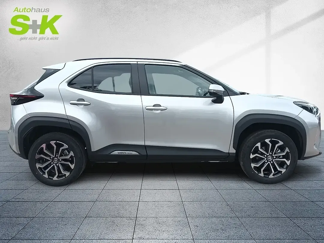 Toyota Yaris Cross - Thumbnail 4