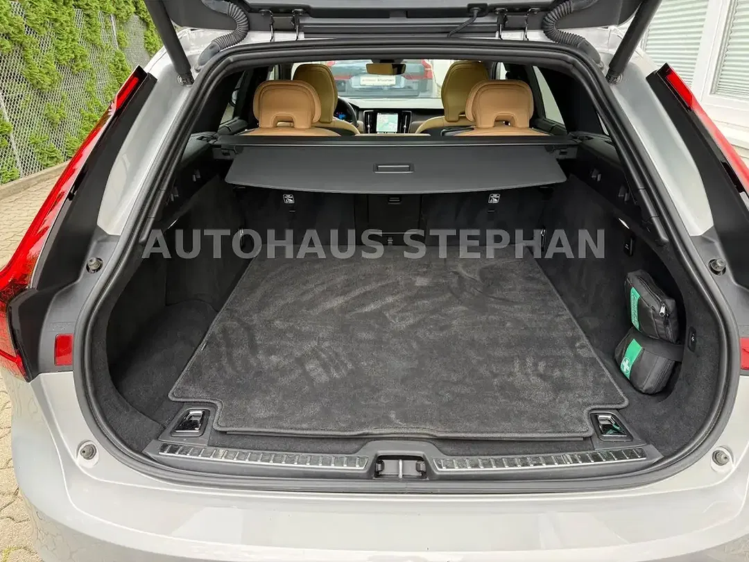 Volvo V90 T8 AWD Recharge Ultimate Dark - Thumbnail 11