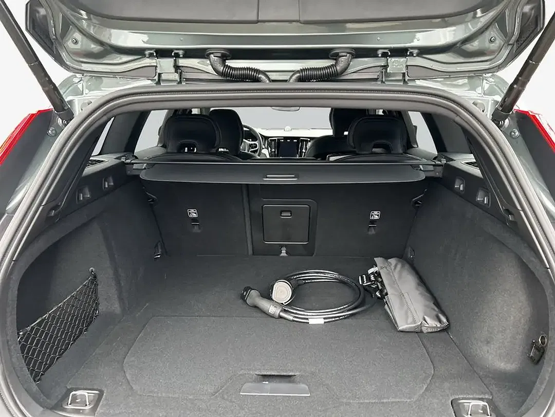 Volvo V60 T8 PHEV Hybrid AWD Ultra Dark - Thumbnail 8