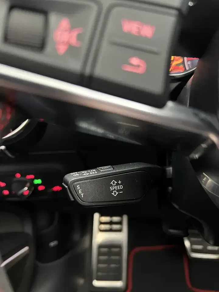Audi TT quattro competition Roadster - Thumbnail 25