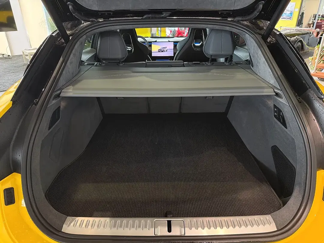 Lotus Eletre 675 R - Thumbnail 4