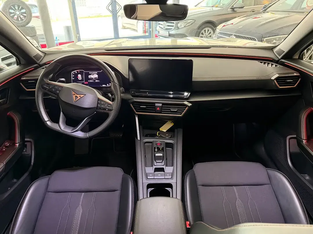 CUPRA Formentor PHEV - Thumbnail 11