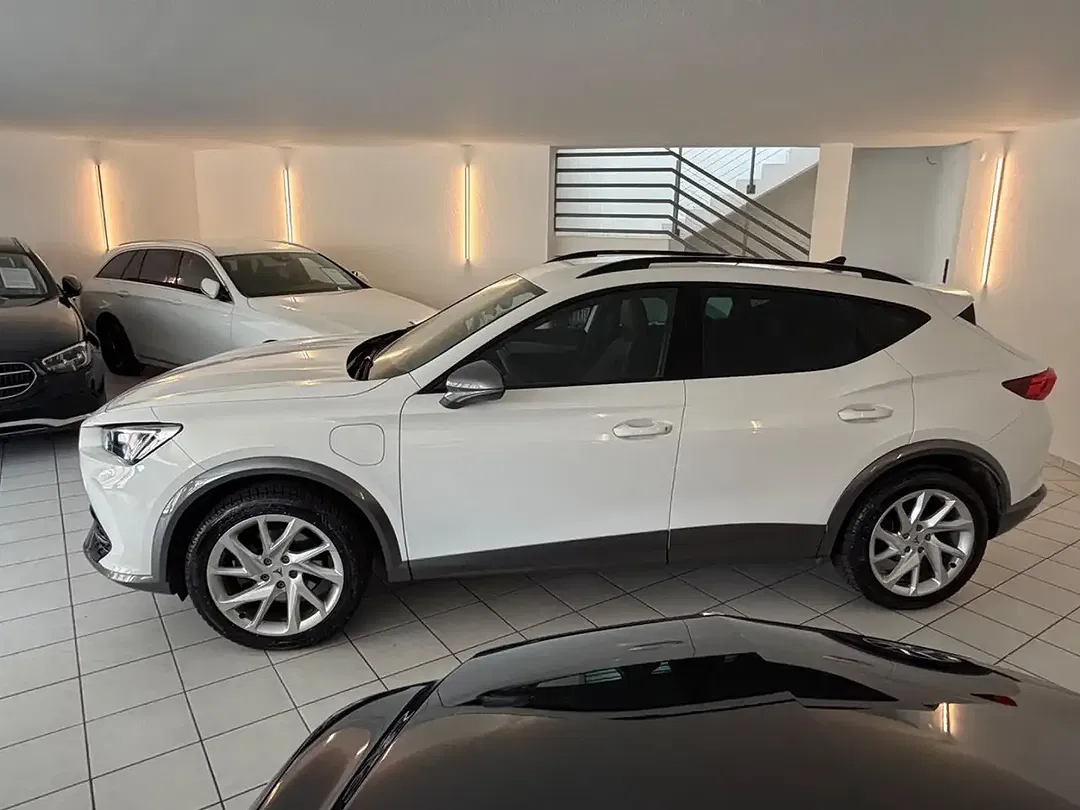 CUPRA Formentor PHEV - Thumbnail 4