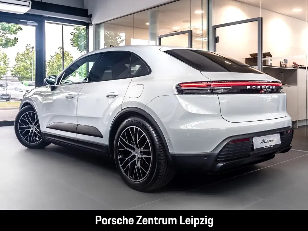 Porsche Macan Sport Chrono - Thumbnail 3