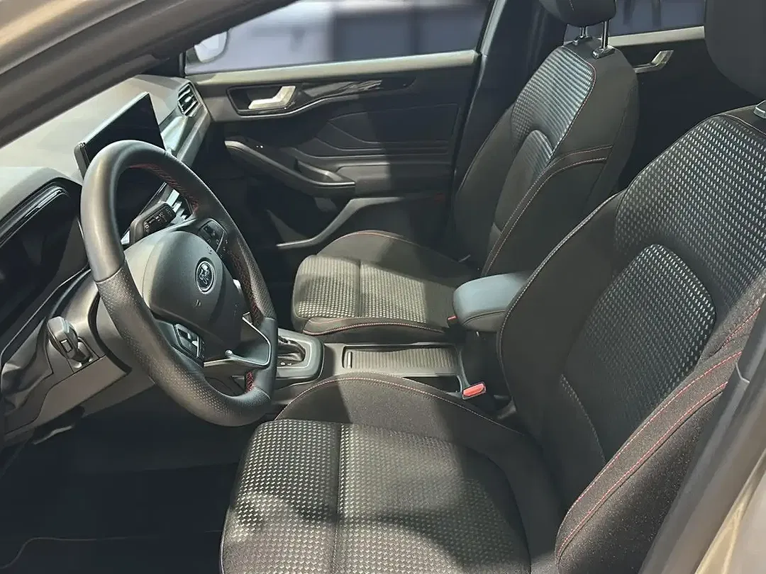 Ford Focus AUT ST-Line X - Thumbnail 8