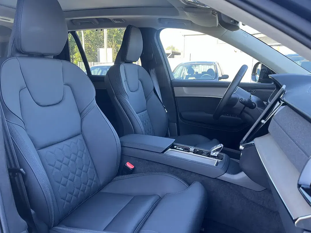 Volvo XC90 T8 AWD Ultra Dark - Thumbnail 13