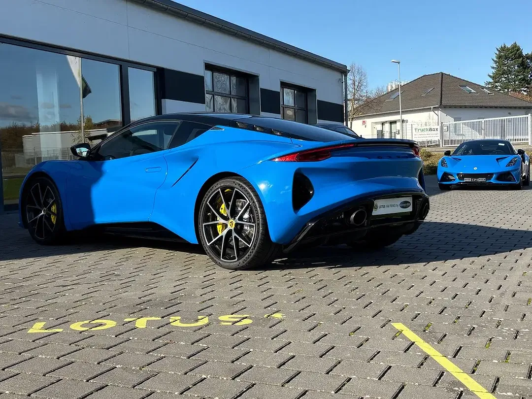 Lotus Emira i4 - Thumbnail 6