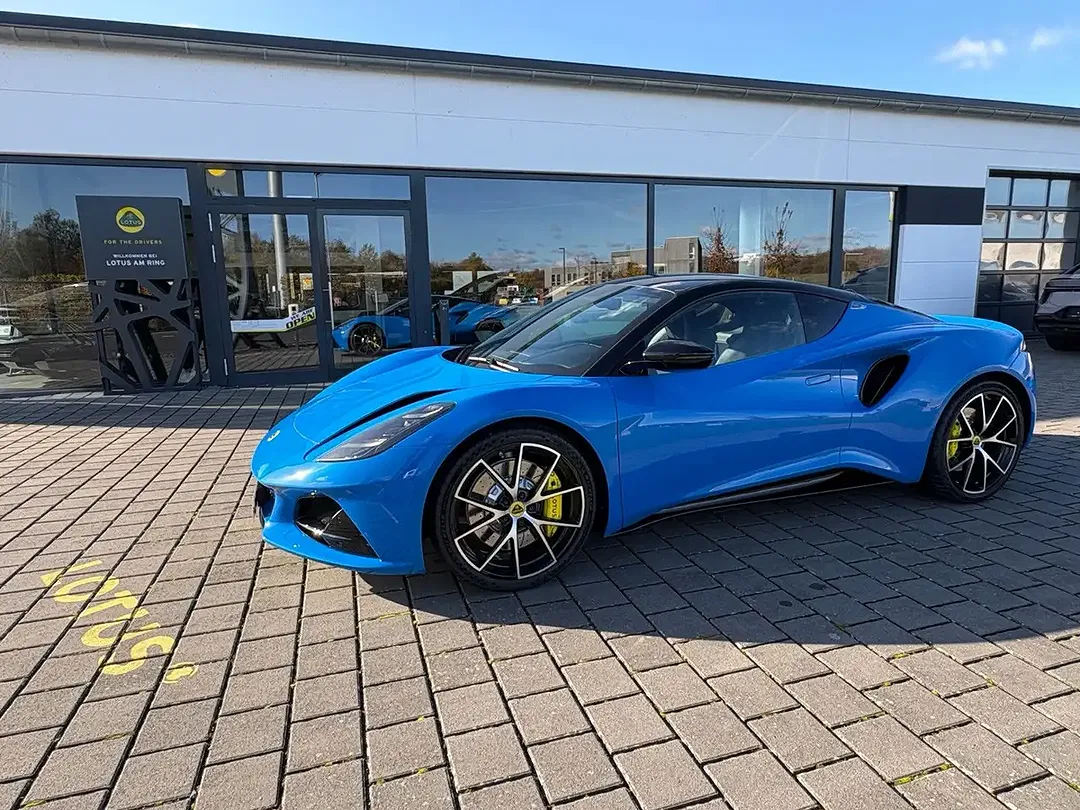 Lotus Emira i4 - Thumbnail 8