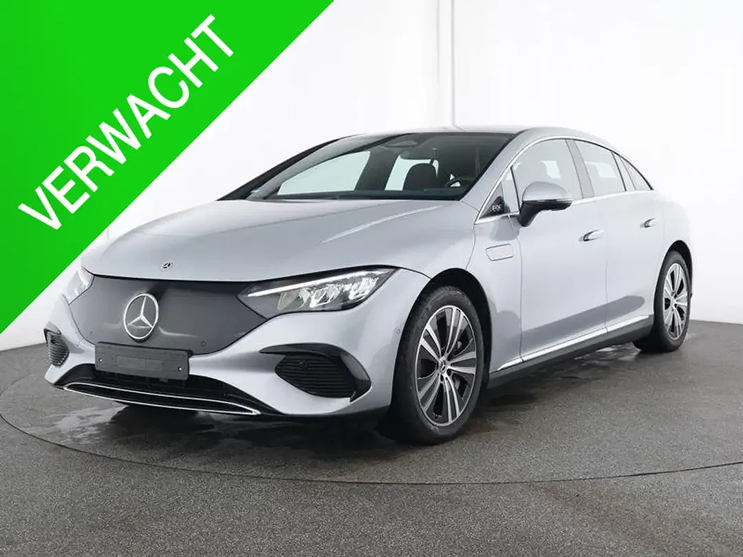 Mercedes-Benz EQE 300 - Thumbnail 1