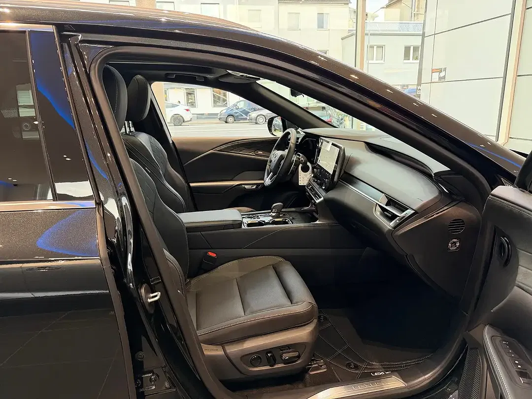 Lexus RX 450h PHEV - Thumbnail 13
