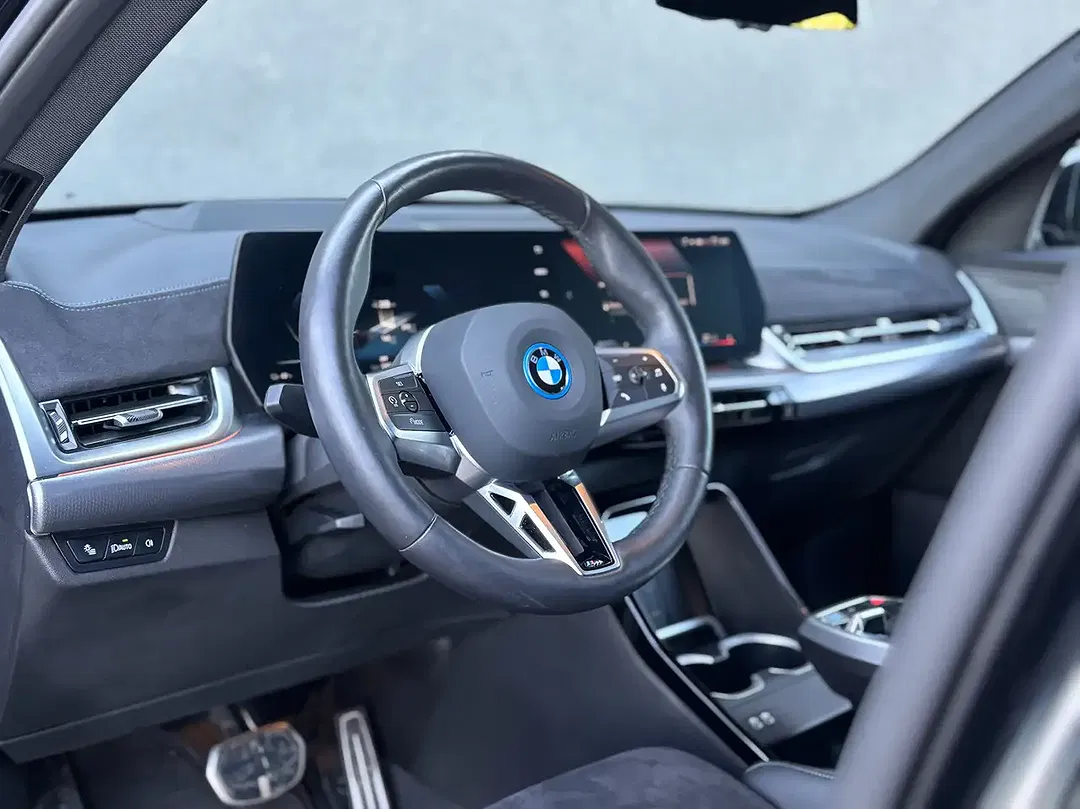 BMW iX2 eDrive M Edition - Thumbnail 5
