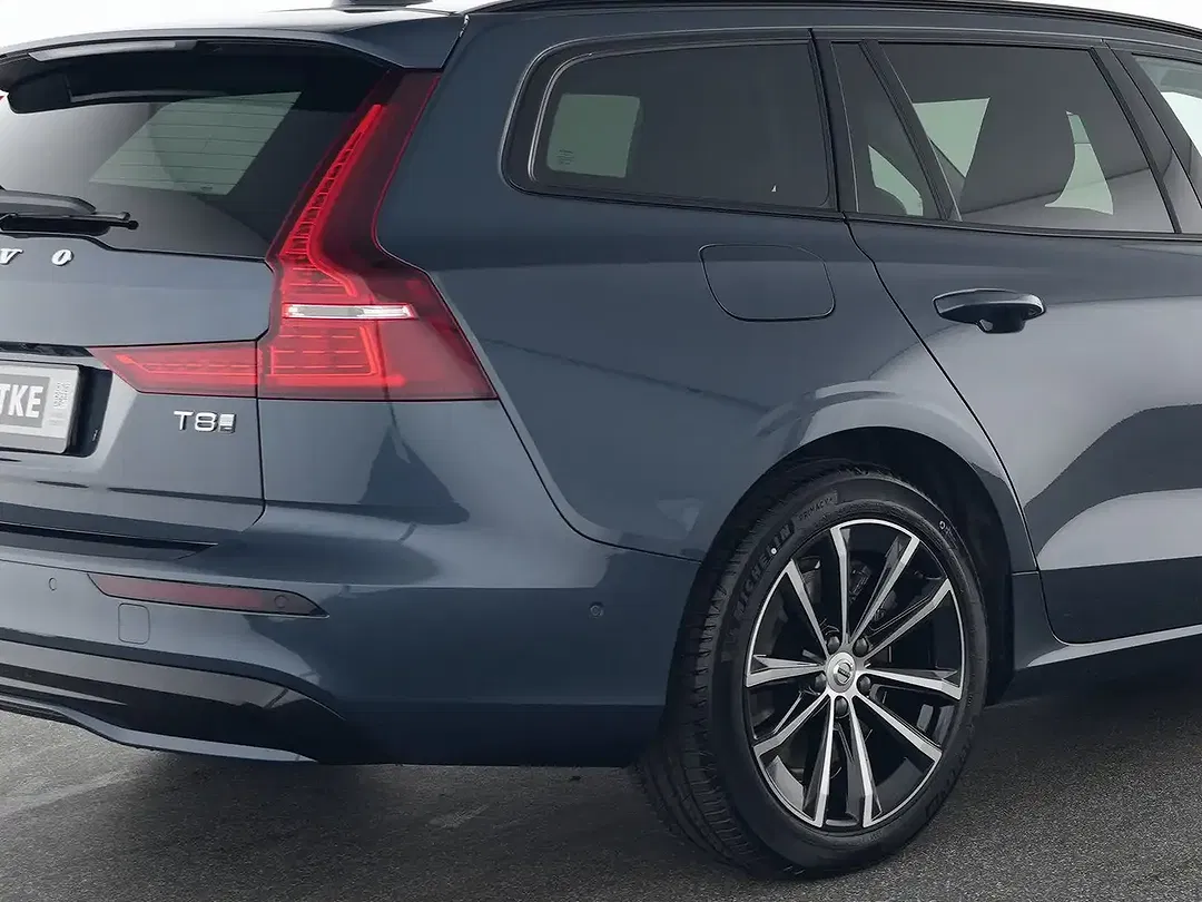 Volvo V60 T8 PHEV Hybrid AWD Plus Dark - Thumbnail 10