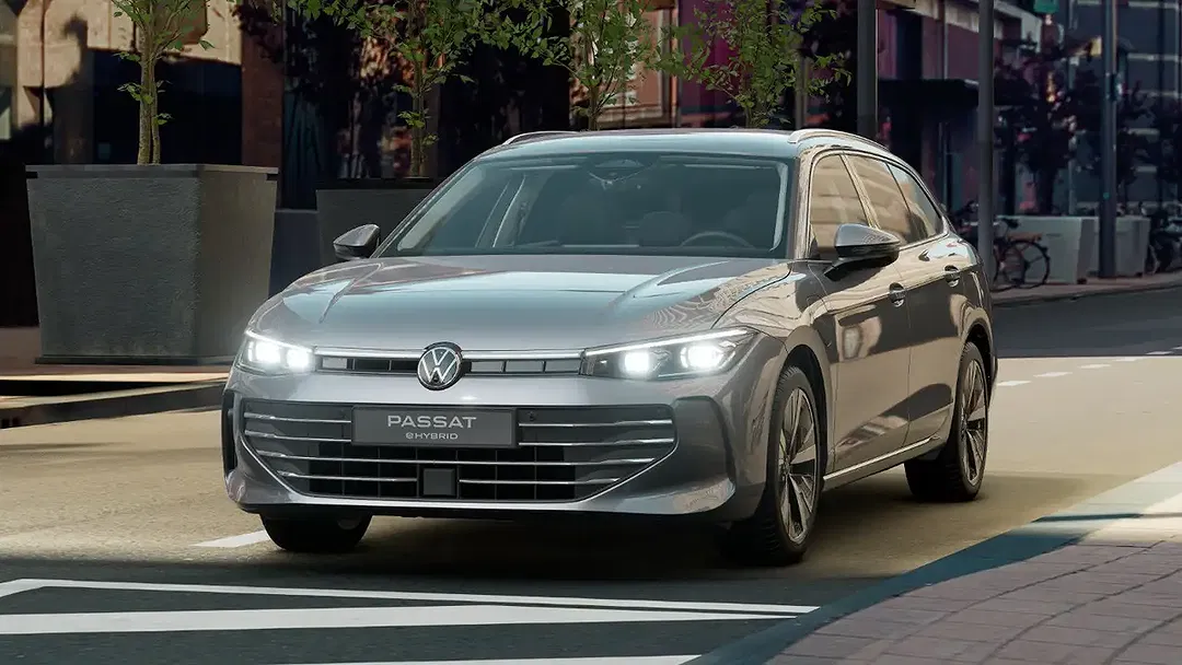 Volkswagen Passat 1.5 eHybrid DSG Business - Thumbnail 2