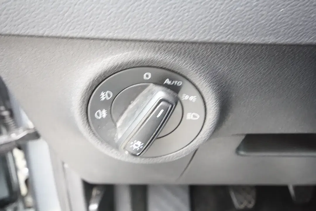 Skoda Karoq 1.0 TSI Ambition - foto 15