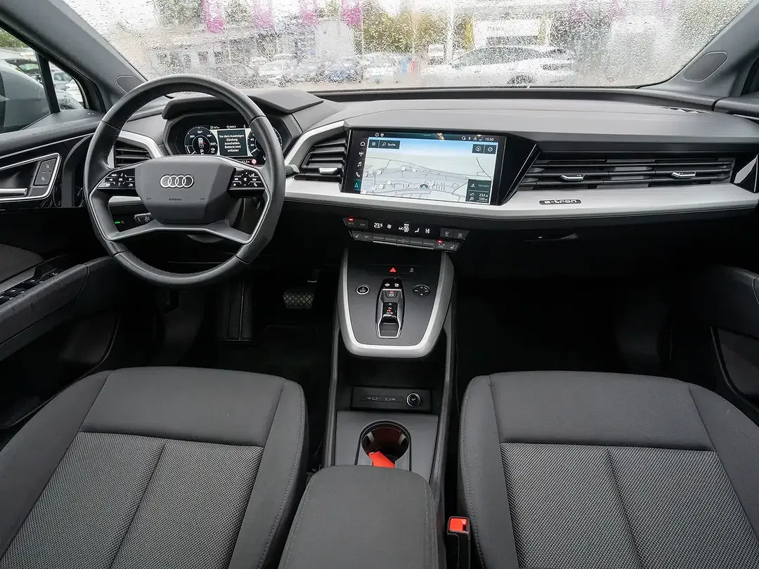 Audi Q4 e-tron 40 - Thumbnail 6