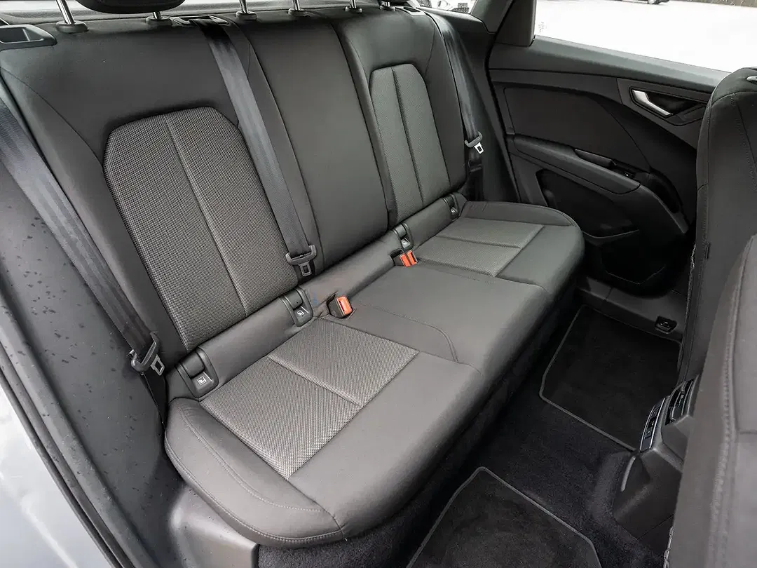 Audi Q4 e-tron 40 - Thumbnail 7