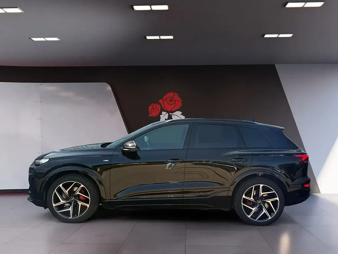 Audi Q6 e-tron quattro S line - foto 2