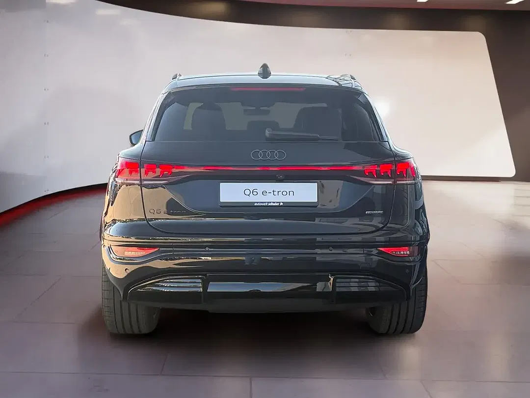 Audi Q6 e-tron quattro S line - Thumbnail 4