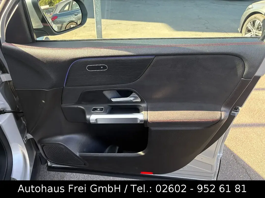 Mercedes-Benz GLB 200 AMG - Thumbnail 14