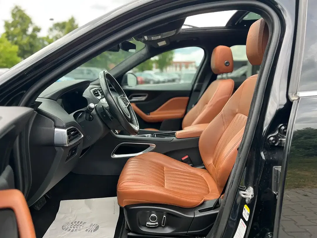 Jaguar F-Pace 4x4 Portfolio - Thumbnail 14