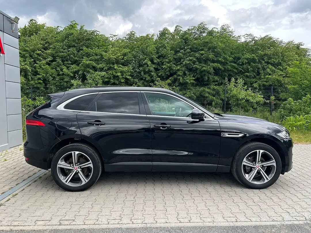 Jaguar F-Pace 4x4 Portfolio - Thumbnail 5